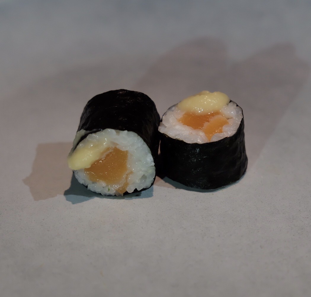 Laks Med Hvidløg Hoso Maki (8 stk.)